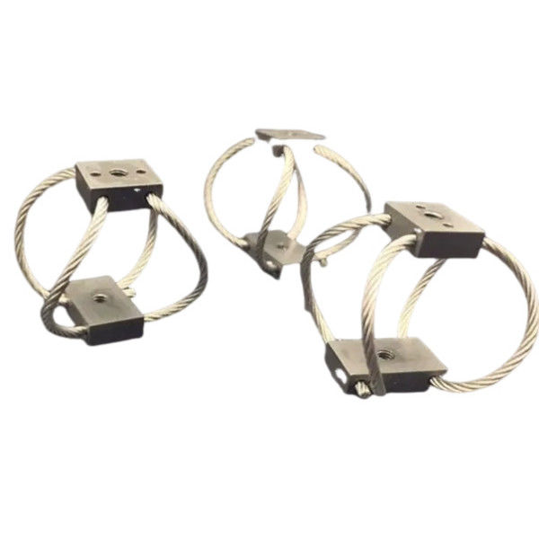 Isolador de cordas de arame elétrico para isolamento de vibrações