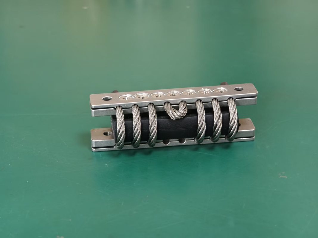 Isolador de vibração de cabo de aço GX-60A(N) personalizável com boa resistência ao choque térmico e estrutura totalmente metálica para operação estável